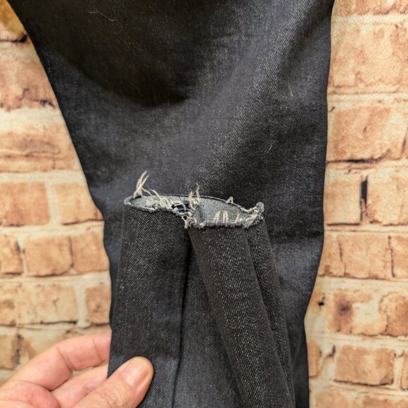 Bullhead Distressed Skinny Jeans Size 5 - Picture 12 of 16